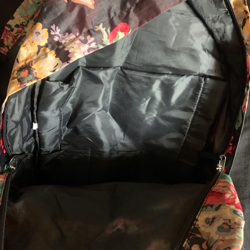Y&R BackPack - Picture 3 of 4